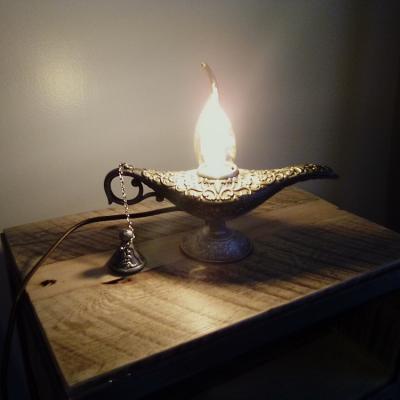 Tables de nuit et lampe d'Aladin
